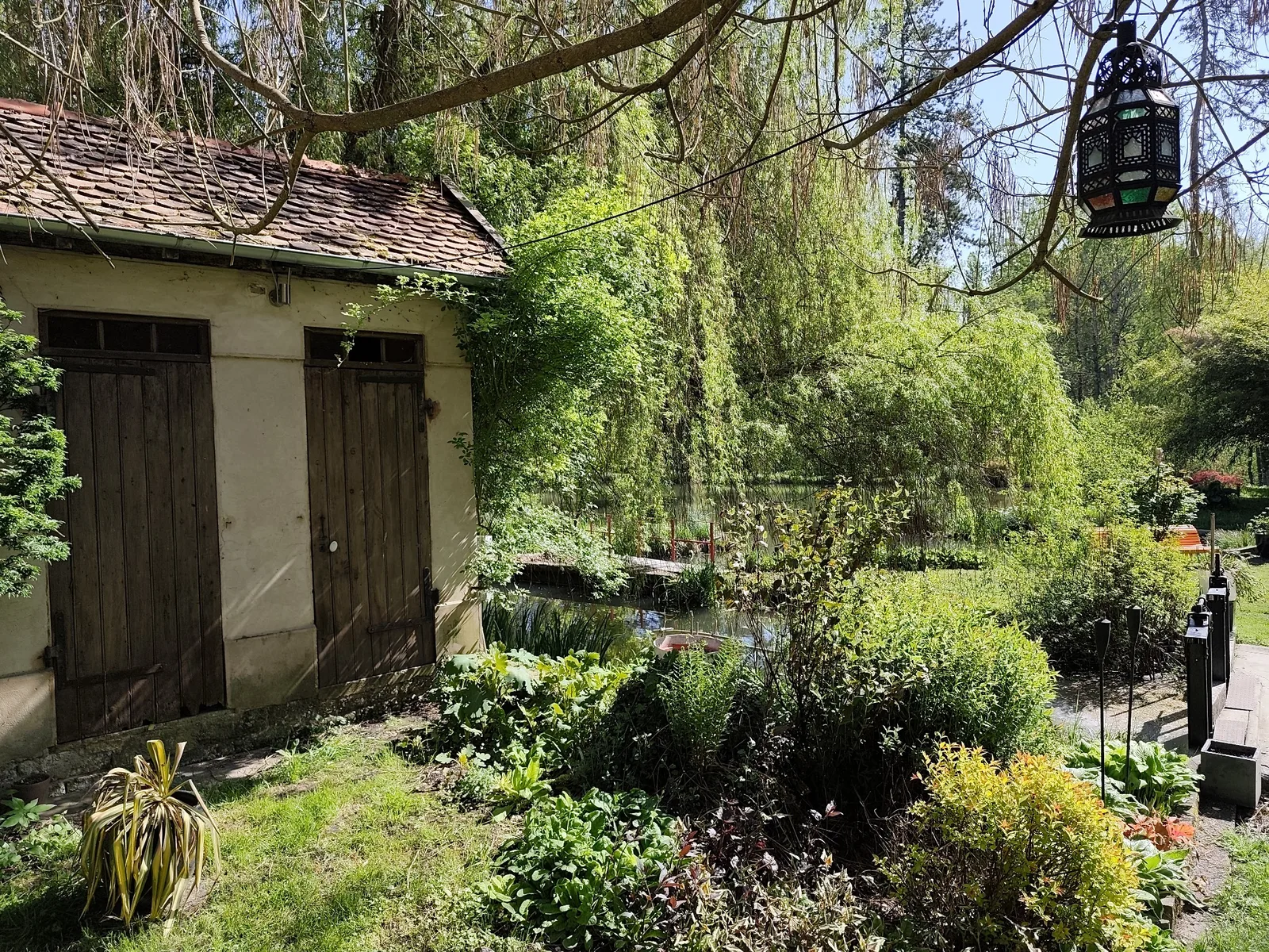 Jardin du 10, au bord de l'étang